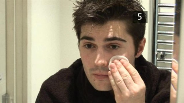 Skin Care Tips For Men With Oily Skin